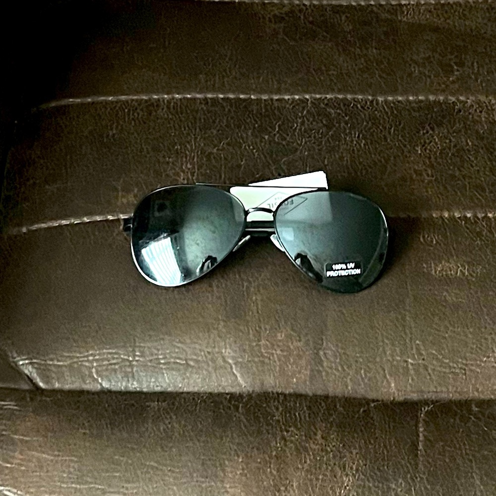 Fossil aviator sunglasses
